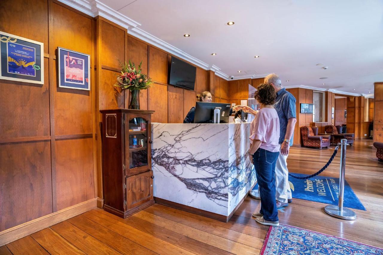 Mercure Canberra Exterior photo
