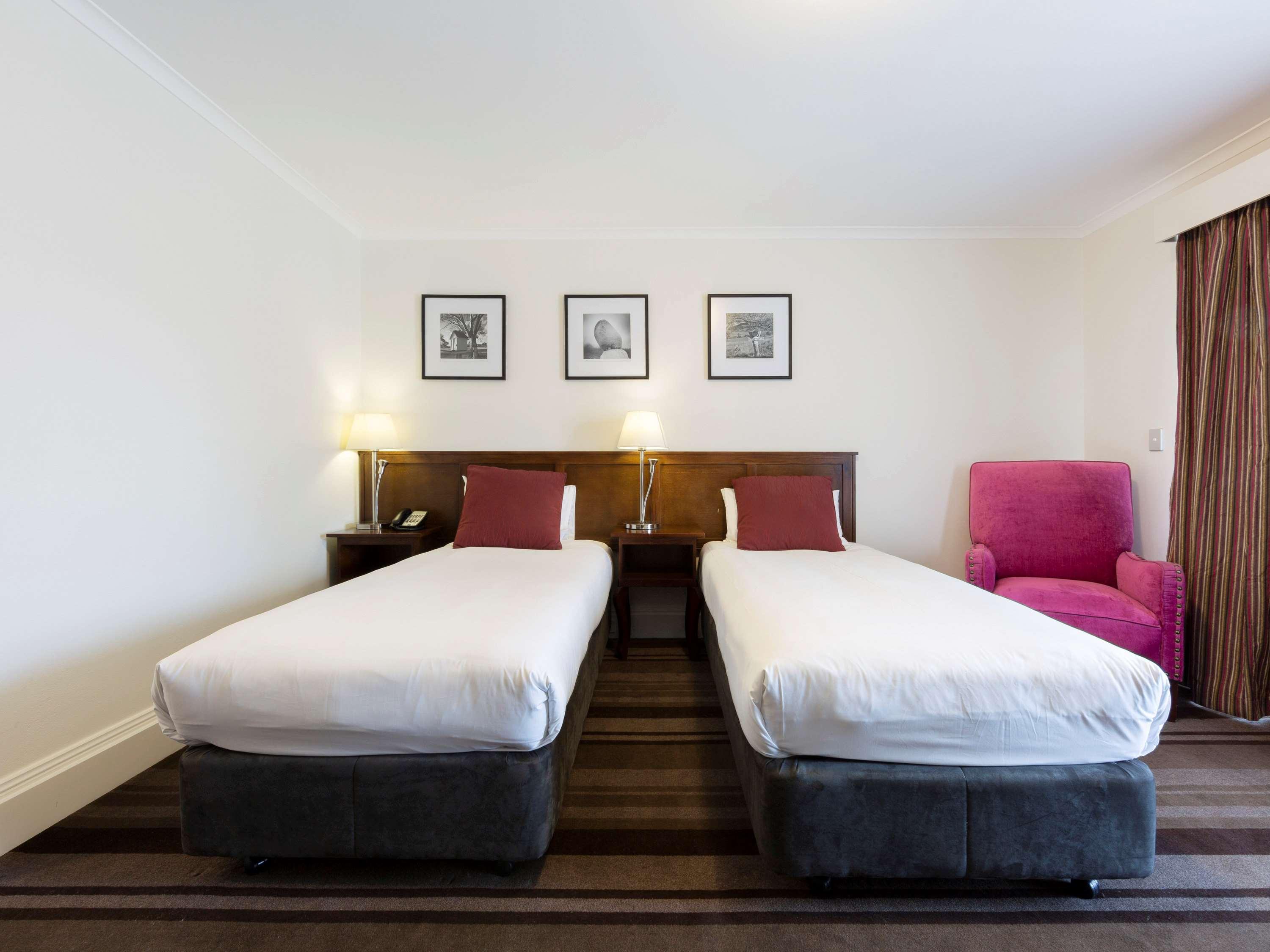 Mercure Canberra Exterior photo
