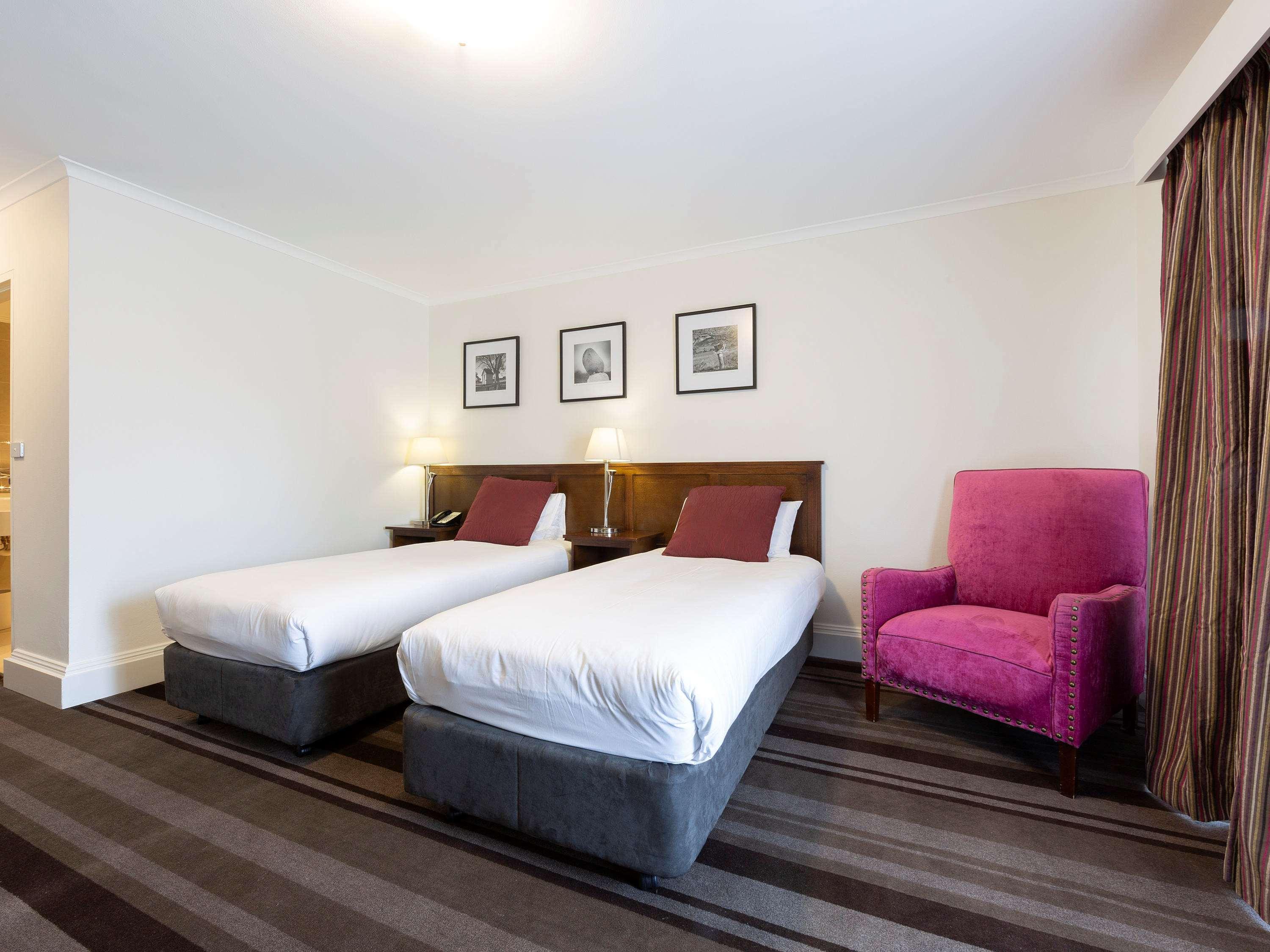 Mercure Canberra Exterior photo