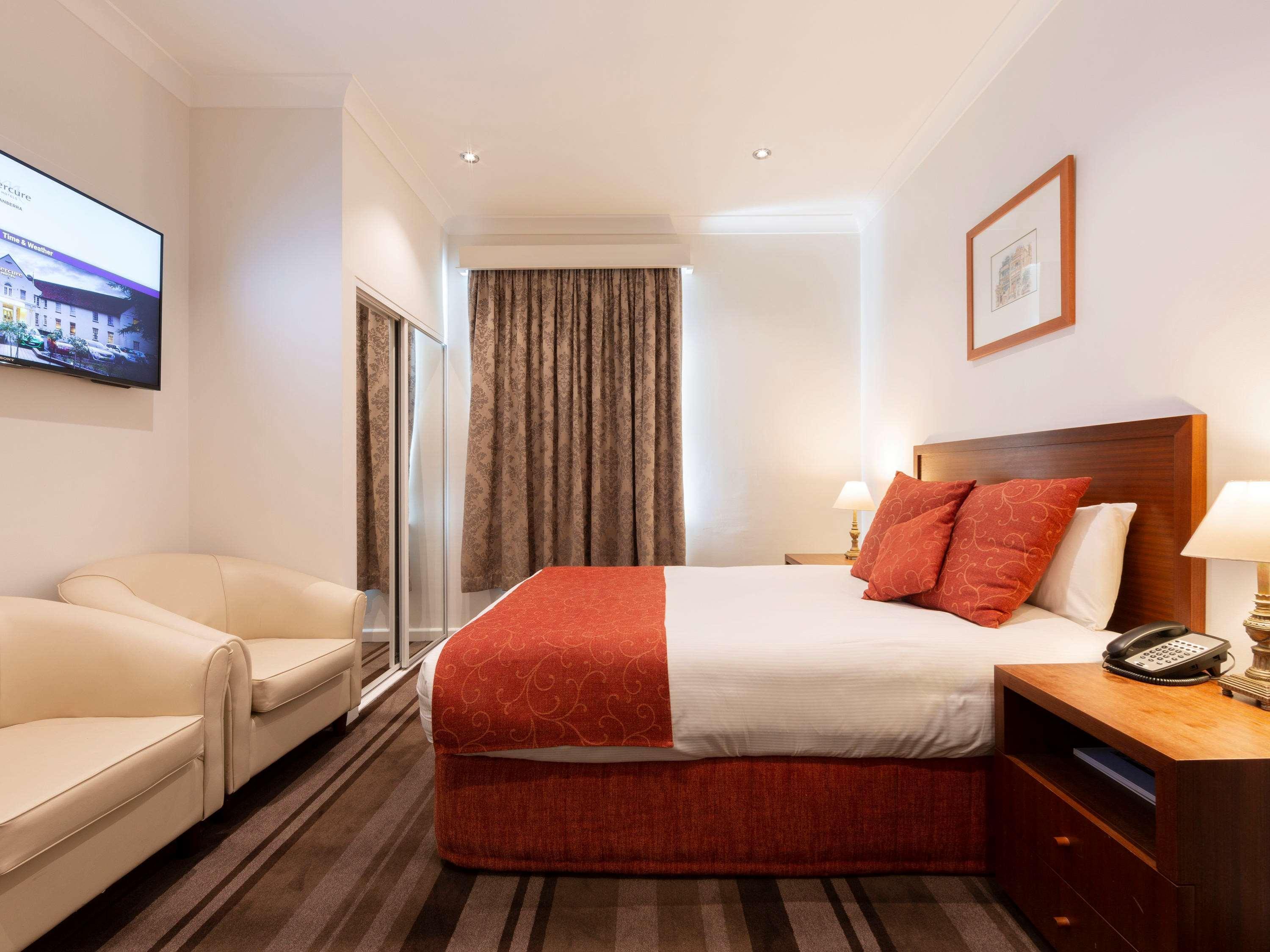 Mercure Canberra Exterior photo