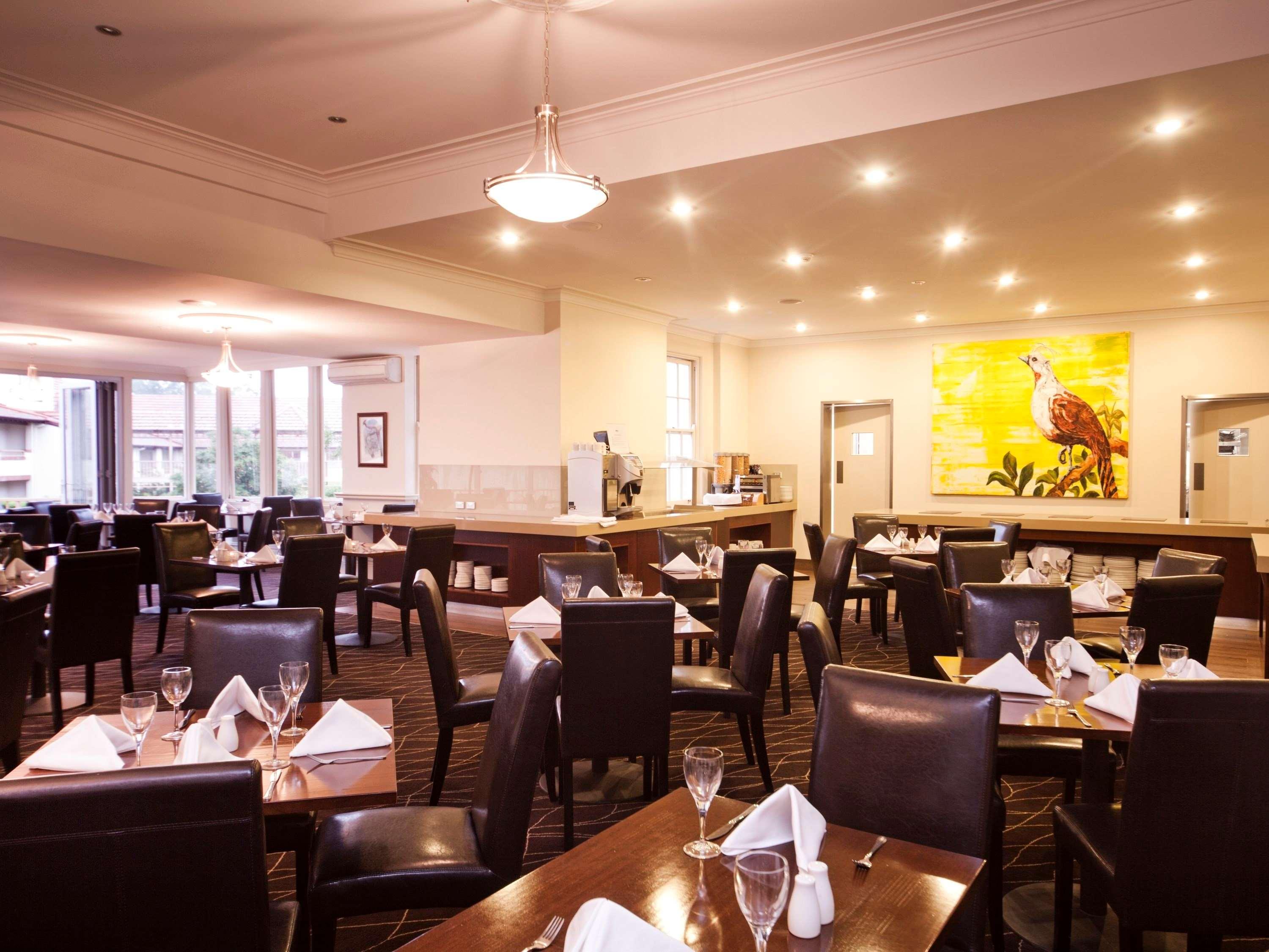Mercure Canberra Exterior photo