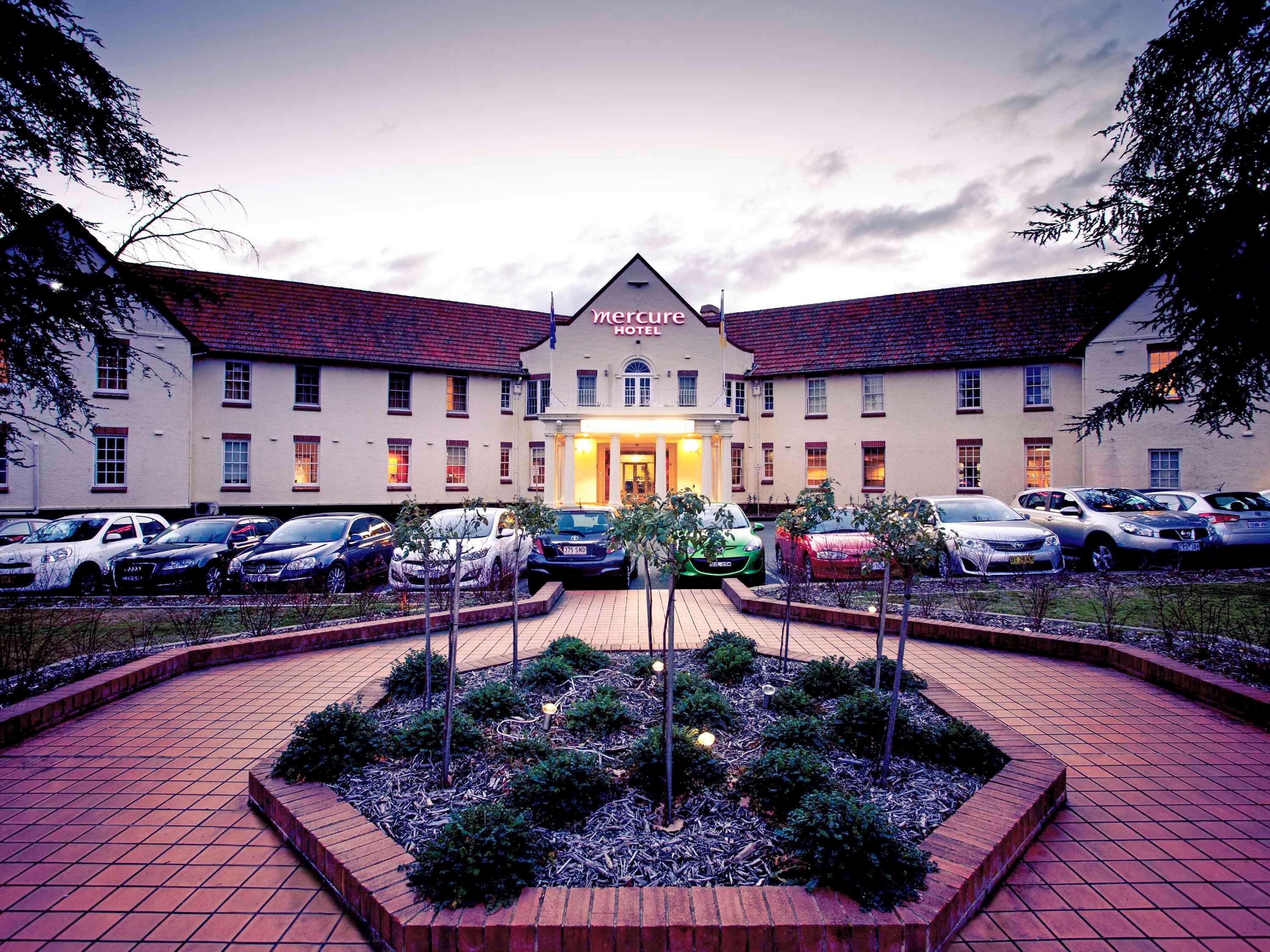 Mercure Canberra Exterior photo