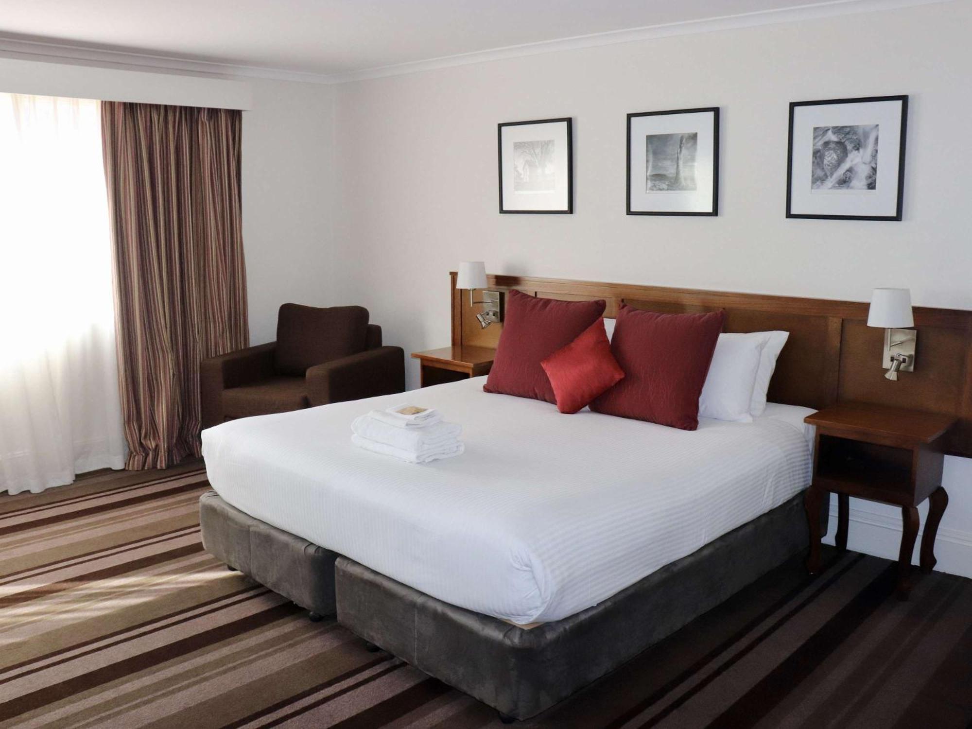 Mercure Canberra Exterior photo