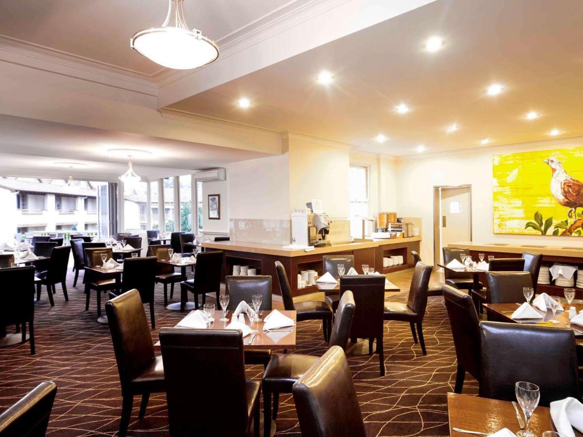 Mercure Canberra Exterior photo